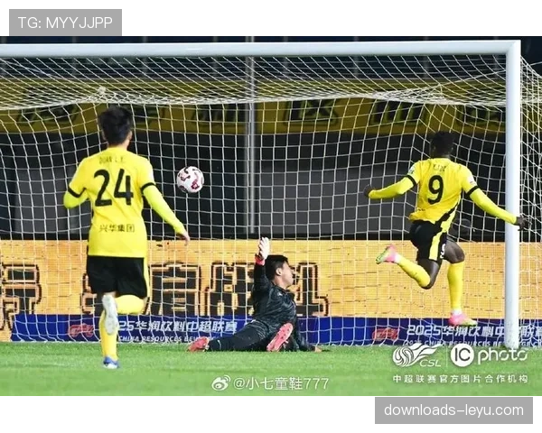 技术应用:英超将在下赛季测试新传感系统,以更精准追踪传中球线路。